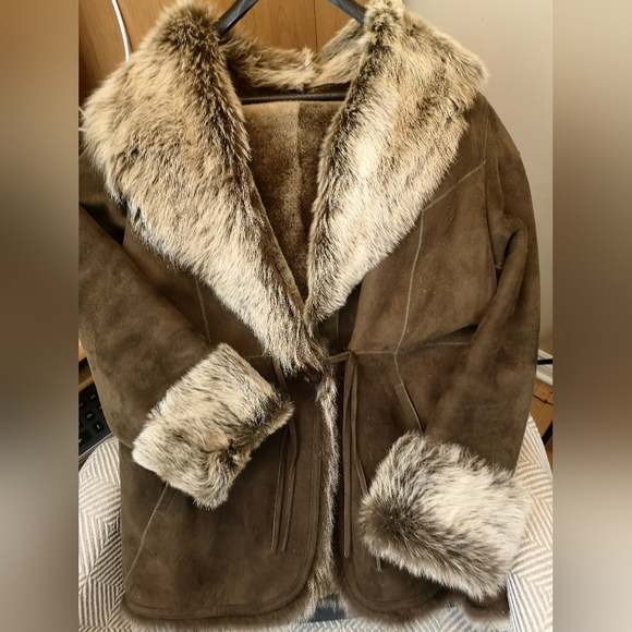Blue Duck Shearling Coat - Picture 7 of 8